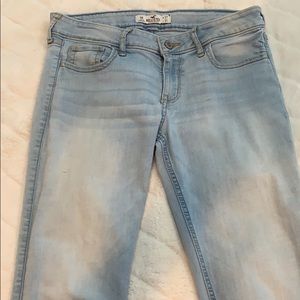 light washed skinny jeans